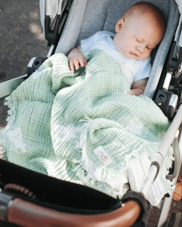Alternative view of Teddy Gauze Receiving Blanket with Pouch | Sand Cloud