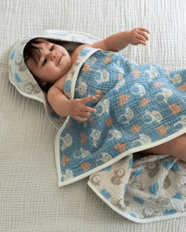 Alternative view of Ducky Gauze Hooded Blanket Single | Sand Cloud