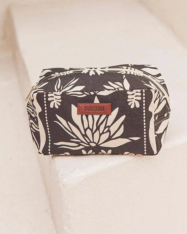 Alternative view of Lotus Toiletry Pouch | Sand Cloud