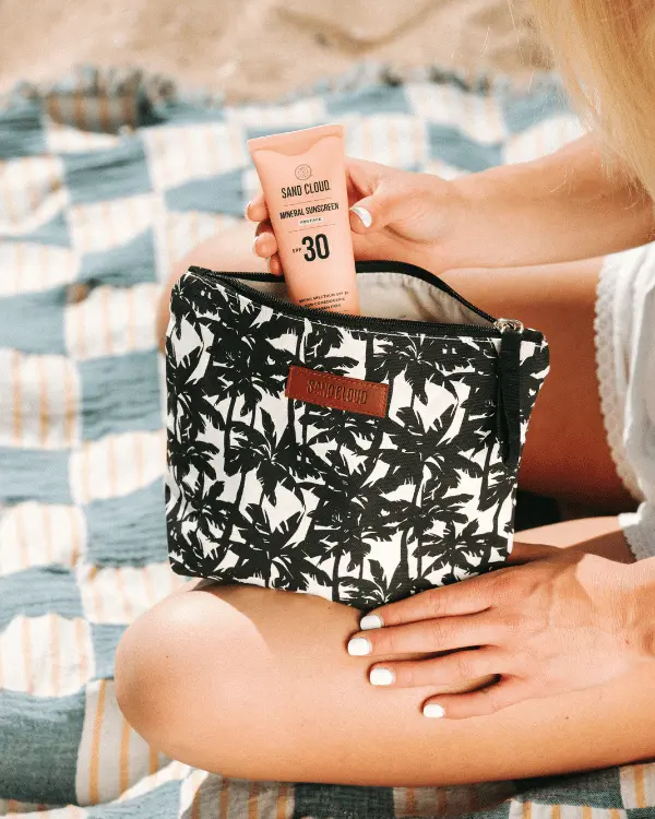 Alternative view of Palm Zipper Pouch | Sand Cloud