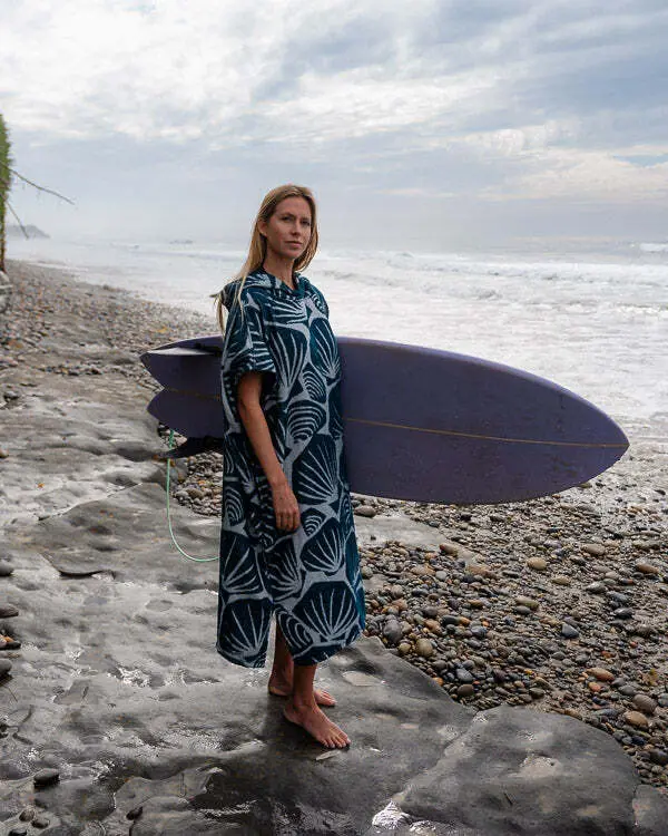 Shells Hooded Poncho | Sand Cloud